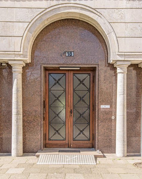 Eingang-Strausberger-Platz_2-476x600